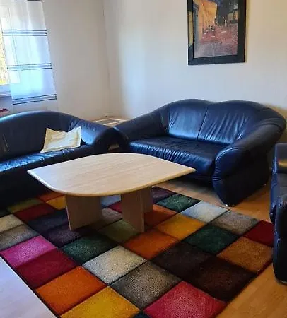 דירה Eigener Eingang, 1-zimmer Mit Bett Und Grosse Wohnkueche Mit Schlafcouch