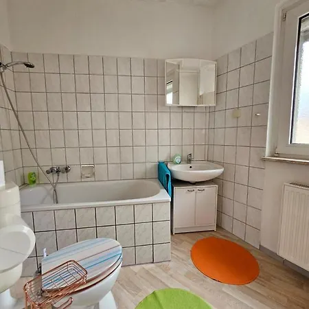 דירה Eigener Eingang, 1-zimmer Mit Bett Und Grosse Wohnkueche Mit Schlafcouch *