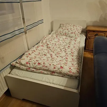 דירה Eigener Eingang, 1-zimmer Mit Bett Und Grosse Wohnkueche Mit Schlafcouch *