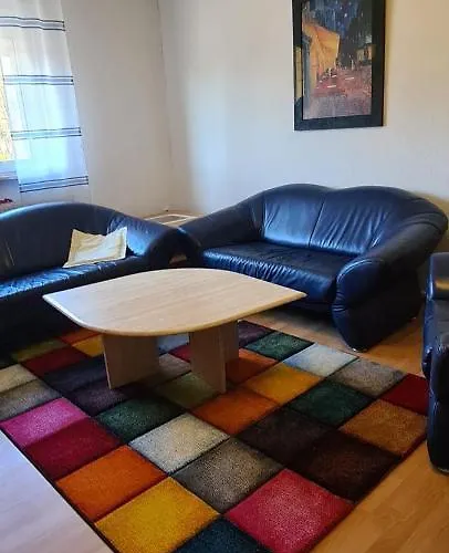 Lägenhet Eigener Eingang, 1-zimmer Mit Bett Und Grosse Wohnkueche Mit Schlafcouch