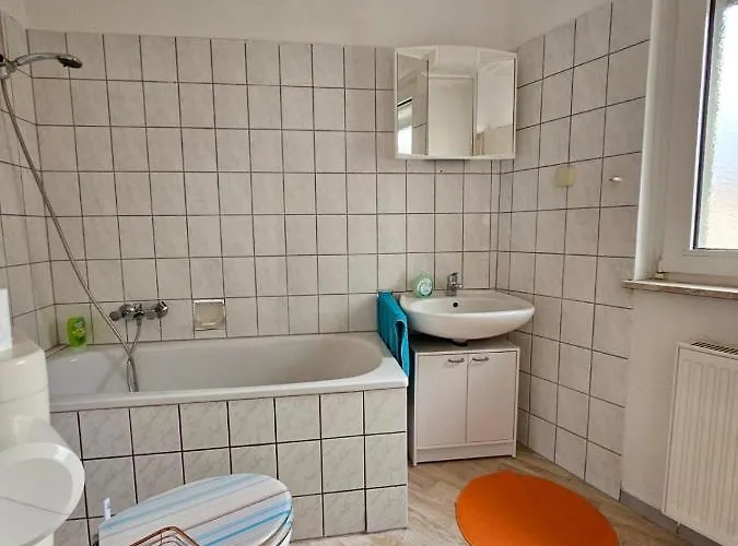 Lägenhet Eigener Eingang, 1-zimmer Mit Bett Und Grosse Wohnkueche Mit Schlafcouch *