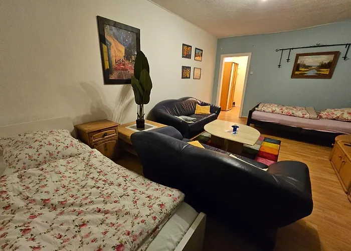 Eigener Eingang, 1-zimmer Mit Bett Und Grosse Wohnkueche Mit Schlafcouch